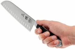 Güde Alpha Granton Santoku, 1546/18 -Kai Shop GU1546 18 05 gude alpha santoku met kuiltjes gu1546 18 d5